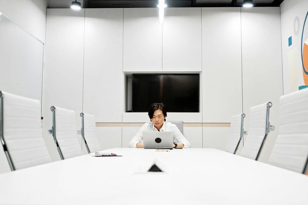 Quels sont les meilleurs moyens de stimuler l'innovation dans un environnement de travail ?